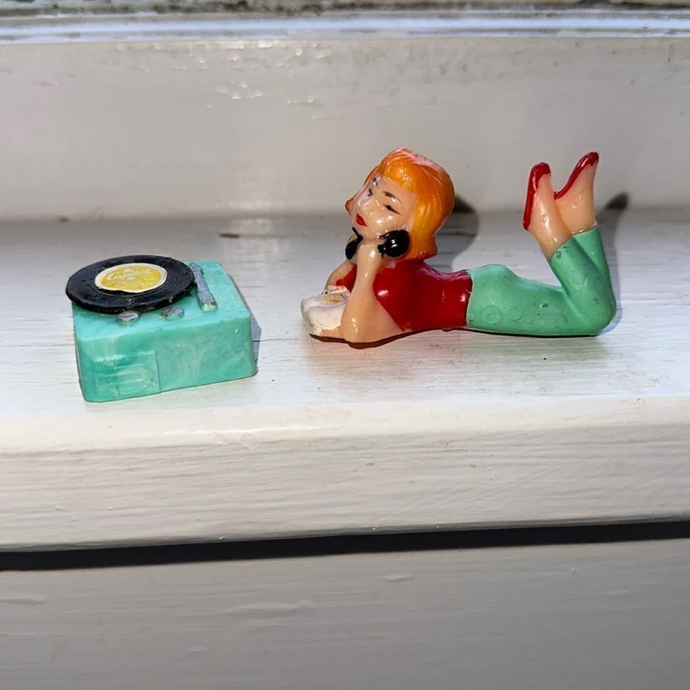 Vintage mid century hard plastic girl on phone with record player cake topper